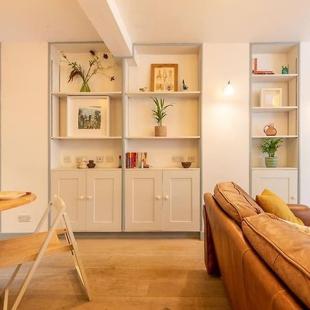 Lovely Self-Contained Basement Studio With Kitchen 伦敦 外观 照片